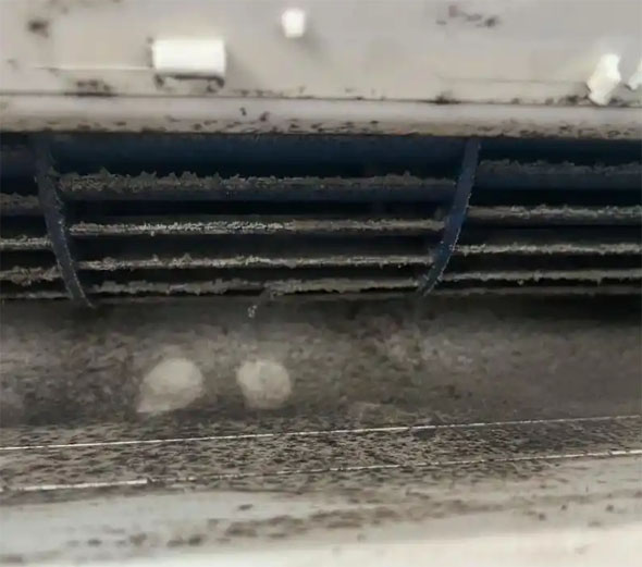 莲湖空调吹的风有股烧焦味是怎么回事